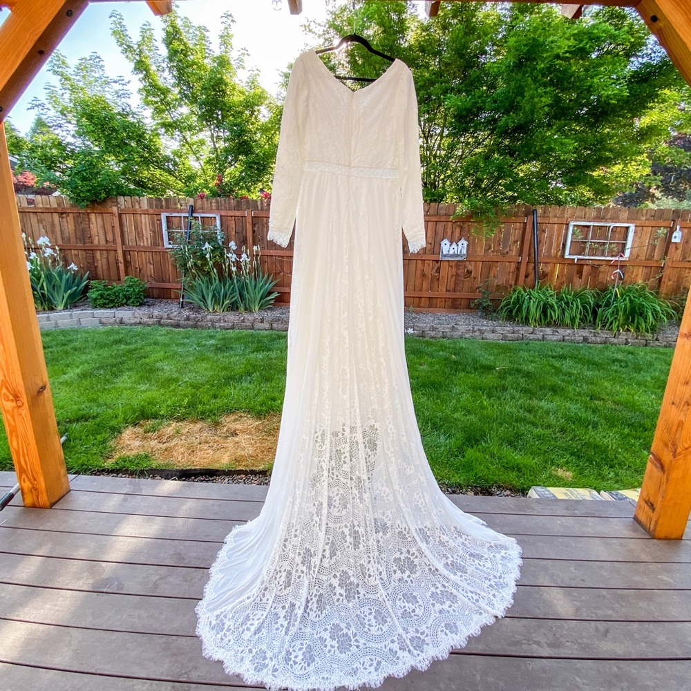 Never Worn New “Oh My Gown” Boho Wedding Dress 14